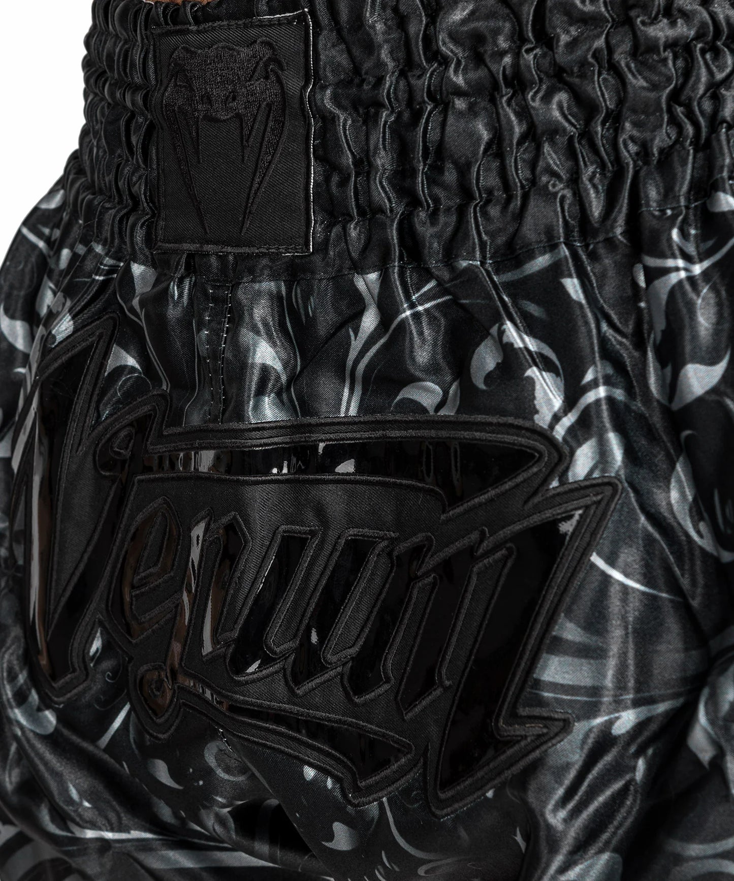 Short Muay Thai Absolute 2.0 Full Black VENUM - XS